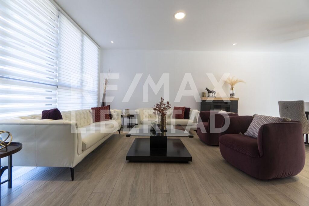 Casa Elegante en Venta – Jardín Europa, Tiquipaya