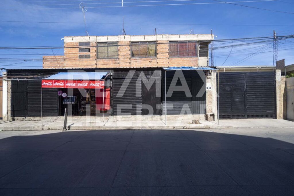 Casa en Obra Gruesa en Venta - Villa Armonía, Cochabamba